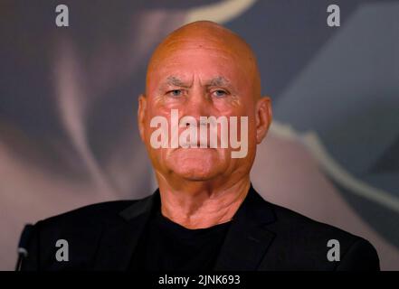 L'allenatore di Chris Eubank Jr Ronnie Davies durante la conferenza stampa alla Glaziers Hall di Londra. Data immagine: Venerdì 12 agosto 2022. Foto Stock