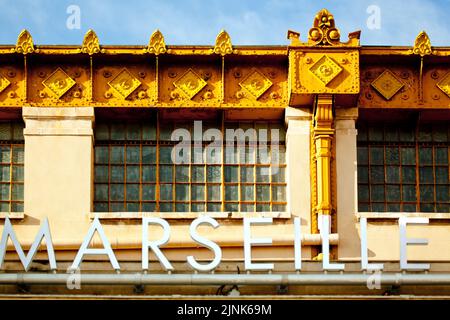 stazione ferroviaria, marsiglia, saint charles, zeichen und symbolik, bahnhof marseille-saint-charles, stazioni ferroviarie, marsiglia Foto Stock