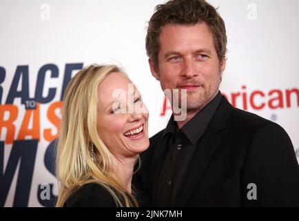 Beverly Hills, California, Stati Uniti. 07th maggio, 2010. L'attrice Anne Heche e James Tupper arrivano al Gala annuale 17th Race to Erase MS a Beverly Hills, California. Photo Credit: Krista Kennell/Sipa USA./raceerasemsgala.074/1005081307 Credit: Sipa USA/Alamy Live News Foto Stock