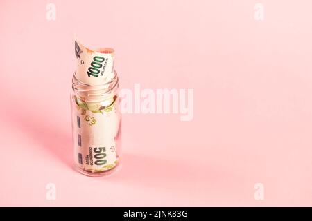 Concetto di risparmio di dollari, concetto di denaro, guadagni, contanti, svalutazione. Foto Stock