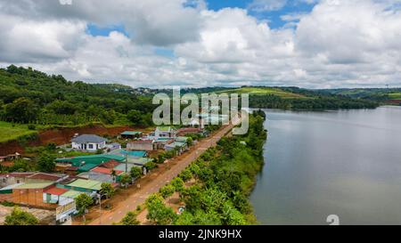 29 luglio 2022: Scena centrale del distretto di Dak MIL, provincia di Dak Nong, Vietnam Foto Stock