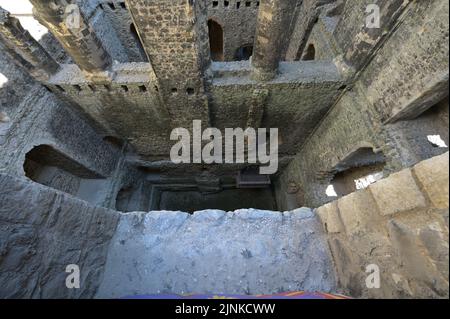 Le mura interne di un castello nel Regno Unito. Foto Stock