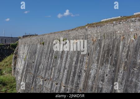 Mura della vecchia Fortezza Veneziana nella città di Corfù su un'isola greca di Corfù Foto Stock