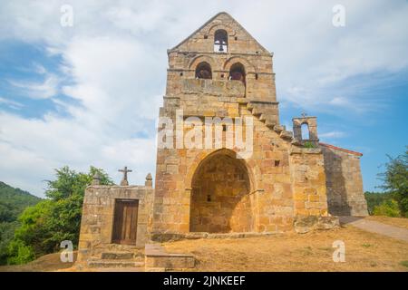 Campanile della chiesa. Aldea de Ebro, Cantabria, Spagna. Foto Stock