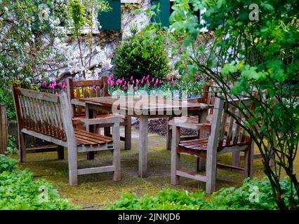 Una bella giornata a maggio al biergarten bavarese (Augusta, Baviera, Germania) Foto Stock