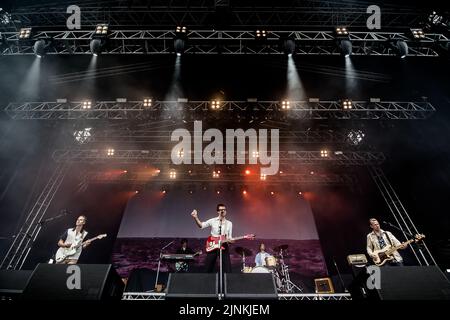 I vaccini hanno suonato allo stadio Eirias di Colwyn Bay, nel Galles settentrionale, il 18th giugno 2022. Foto Stock