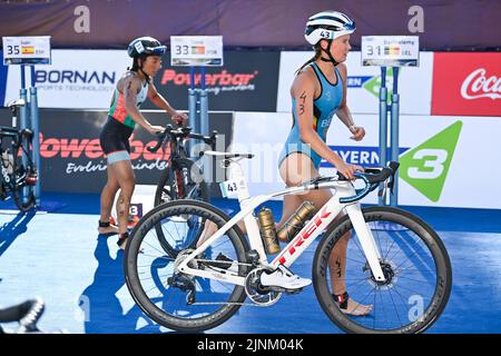 Monaco, Germania. 12th ago, 2022. Il belga Hanne De Vet ha mostrato in azione durante il triathlon femminile euro, parte del Campionato europeo di Monaco 2022, a Monaco di Baviera, Germania, venerdì 12 agosto 2022. La seconda edizione dei Campionati europei si svolge dal 11 al 22 agosto e prevede nove sport. FOTO DI BELGA ERIC LALMAND Credit: Belga News Agency/Alamy Live News Foto Stock