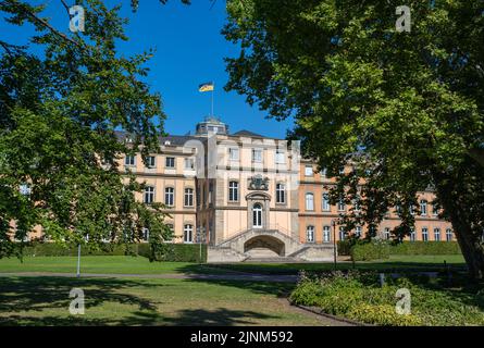 Vista sul retro del nuovo castello (Neues Schloss) di Stoccarda. Baden Wuerttemberg, Germania, Europa Foto Stock