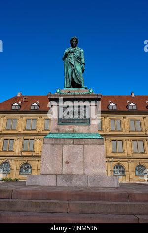 Il monumento commemorativo di Schiller si trova di fronte all'edificio Prinzenbau in Piazza Schiller, Stoccarda. Germania. Europa Foto Stock