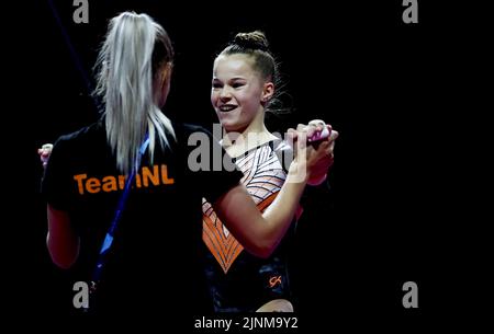 Monaco, Germania. 12th ago, 2022. MONACO - ginnastica Junior Romeny Libeton in azione durante le qualificazioni della seconda giornata del Campionato Multi-europeo. La città tedesca di Monaco ospiterà nel 2022 un campionato europeo combinato di vari sport. ANP IRIS VAN DEN BROEK Credit: ANP/Alamy Live News Foto Stock