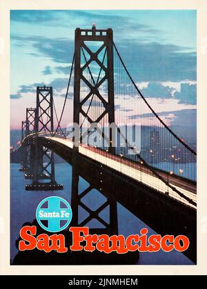 San Francisco Santa Fe Railway poster (c.1950). Poster di viaggio feat. Il ponte di Oakland Bay Foto Stock
