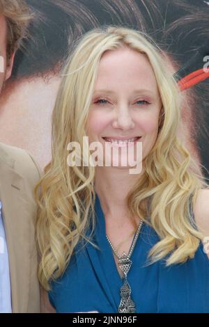 Los Angeles, Stati Uniti. 12th giugno, 2011. Anne Heche alla prima del 20th ° secolo Fox 'MR. Pinguini di Popper'. Arrivi al Grauman's Chinese Theatre di Hollywood, CA, 17 giugno 2011. Foto di Joseph Martinez/PictureLux Credit: PictureLux/The Hollywood Archive/Alamy Live News Foto Stock