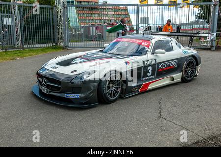 Mercedes SLS AMG GT3 auto da corsa sul circuito, Nuerburgring, Nuerburg, Renania-Palatinato, Germania Foto Stock