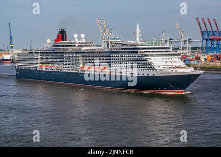 Nave da crociera Queen Victoria on the Elbe nel porto di Amburgo, Amburgo, Land Amburgo, Germania del Nord, Germania Foto Stock