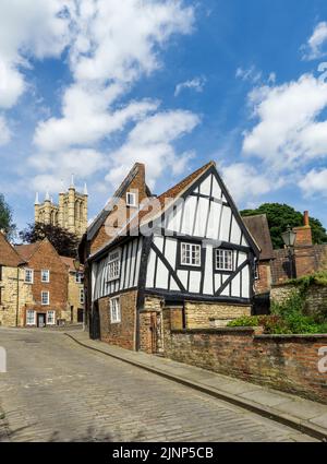 Il Crooked House Lincoln City council ha posseduto casa di affitto per le vacanze, Michaelgate, Lincoln City 2022 Foto Stock