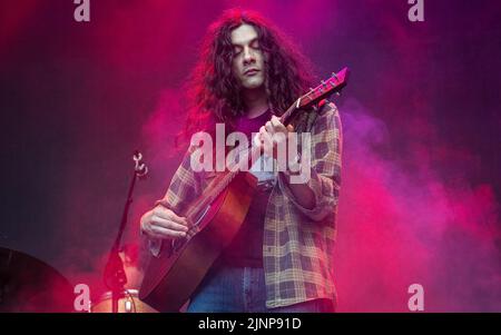 Kurt Vile che si esibisce dal vivo sul palco Foto Stock