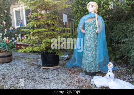 Kettlewell Scarecrow Festival (13th agosto 2022.) nelle Yorkshire Dales. Un evento annuale con spaventapasseri fatti dagli abitanti del villaggio. Foto Stock