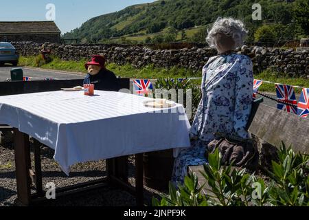 Kettlewell Scarecrow Festival (13th agosto 2022.) nelle Yorkshire Dales. Un evento annuale con spaventapasseri fatti dagli abitanti del villaggio. Foto Stock