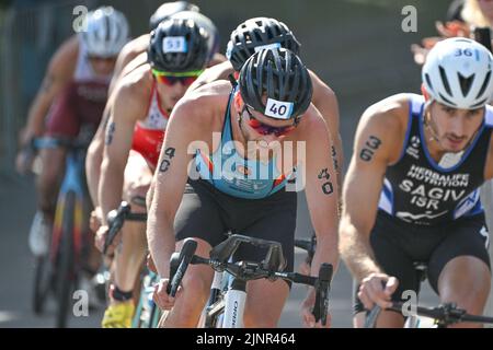 Monaco, Germania. 13th ago, 2022. Il belga Noah Servais ha ritratto in azione durante il Campionato europeo di Triathlon MEN Monaco 2022, a Monaco di Baviera, Germania, sabato 13 agosto 2022. La seconda edizione dei Campionati europei si svolge dal 11 al 22 agosto e prevede nove sport. FOTO DI BELGA ERIC LALMAND Credit: Belga News Agency/Alamy Live News Foto Stock