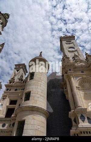 Chateau de Chombard, architettura rinascimentale francese d'epoca che fonde forme medievali francesi tradizionali con strutture rinascimentali classiche Foto Stock