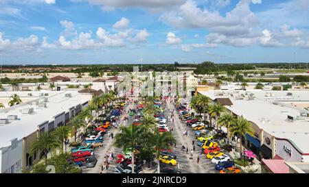 Miami Gardens, Florida, Stati Uniti. 3rd maggio 2022. Vista aerea sul F1 Circuit e l'Hard Rock Stadium, quasi pronto per il Gran Premio di Miami di Formula 1 Crypto.com il 6-8 2022 maggio. Miami diventerà la sede 11th negli Stati Uniti per ospitare una gara del Campionato del mondo F1. Credit: Yaroslav Sabitov/YES Market Media/Alamy Live News Foto Stock