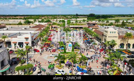 Miami Gardens, Florida, Stati Uniti. 3rd maggio 2022. Vista aerea sul F1 Circuit e l'Hard Rock Stadium, quasi pronto per il Gran Premio di Miami di Formula 1 Crypto.com il 6-8 2022 maggio. Miami diventerà la sede 11th negli Stati Uniti per ospitare una gara del Campionato del mondo F1. Credit: Yaroslav Sabitov/YES Market Media/Alamy Live News Foto Stock