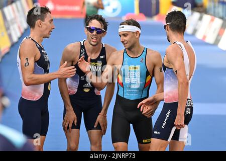 Il triatleta belga Jelle Geens ha raffigurato nel corso del Campionato europeo di Triathlon maschile Monaco 2022, a Monaco di Baviera, in Germania, sabato 13 agosto 2022. La seconda edizione dei Campionati europei si svolge dal 11 al 22 agosto e prevede nove sport. FOTO DI BELGA ERIC LALMAND Foto Stock