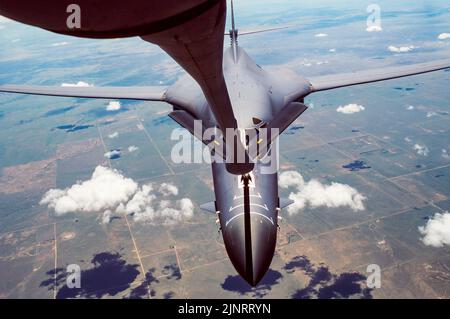 US Air Force B-1 bombardiere in una missione di addestramento sul Midwest degli Stati Uniti. Foto Stock