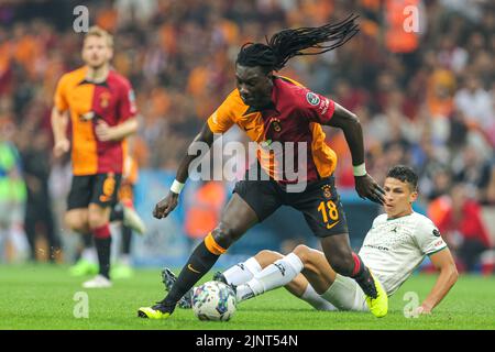 ISTANBUL, TURKIYE - 13 AGOSTO: Bafetimbi Gomis di Galatasaray SK durante la partita turca Super Lig tra Galatasaray SK e Giresunspor a Nef Stadyumu il 13 agosto 2022 a Istanbul, Turkiye (Foto di Orange Pictures) Foto Stock