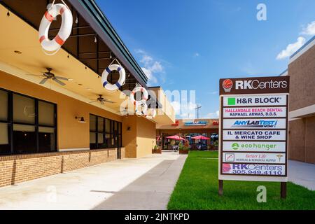 Hallandale Beach, Florida, USA - 31 luglio 2022: RK Center Hallandale Beach FL Foto Stock