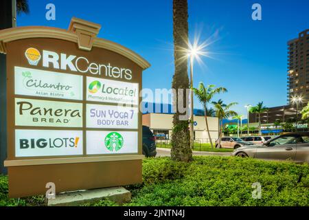 Hallandale Beach, Florida, USA - 31 luglio 2022: RK Centers Hallandale Beach FL Foto Stock