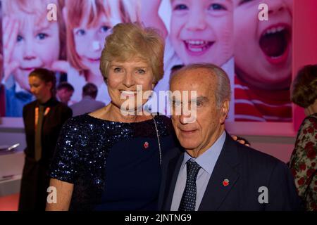 FOTO DI ARCHIVIO: Friede Springer celebra il suo 80th compleanno il 15 agosto 2022, Friede SPRINGER, editore, e Giuseppe vita, Presidente del Consiglio di sorveglianza di Axel Springer AG, After Show Party, 'Ein Herz fuer Kinder' - gala di donazione televisiva a Berlino, Germania il 6th dicembre. Dalle 2014 alle Foto Stock