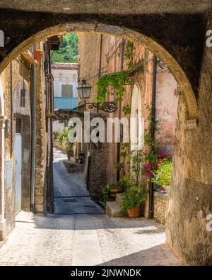 Pacentro, borgo medievale in provincia di l'Aquila, Abruzzo, Italia centrale. Foto Stock