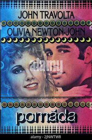 Poster ceco per JOHN TRAVOLTA e OLIVIA NEWTON-JOHN in GREASE 1978 regista RANDAL KLEISER basato sul musical di Jim Jacobs e Warren Casey A Robert Stigwood / Allan Carr Production / Paramount Pictures Foto Stock