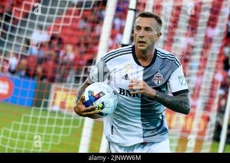 Toronto, Canada. 13th ago, 2022. Federico Bernardeschi (10) in azione durante la partita MLS tra il Toronto FC e Portland Timbers SC al BMO Field. Il gioco si è concluso nel 3-1 per il Toronto FC. (Foto di Angel Marchini/SOPA Images/Sipa USA) Credit: Sipa USA/Alamy Live News Foto Stock