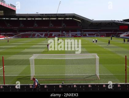 Nottingham, Regno Unito. 14th agosto 2022; il City Ground, Nottingham, Nottinghamshire, Inghilterra; Premier League football, Nottingham Forest versus West Ham : una visione generale del terreno e del campo della città, sede di Nottingham Forest Credit: Action Plus Sports Images/Alamy Live News Foto Stock