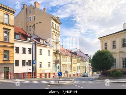 Vecchi edifici in via Katerinska nel centro della città. Praga, Repubblica Ceca Foto Stock