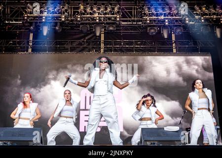 Oslo, Norvegia. 11th, agosto 2022. Il rapper e cantante norvegese Myra si esibisce in un concerto dal vivo durante il festival musicale norvegese Oyafestivalen 2022 di Oslo. (Photo credit: Gonzales Photo - Terje Dokken). Foto Stock