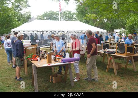 Panoramica di una chiesa mercato delle pulci a Dennis, Massachusetts su Cape Cod Foto Stock