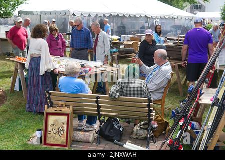 Panoramica di una chiesa mercato delle pulci a Dennis, Massachusetts su Cape Cod Foto Stock