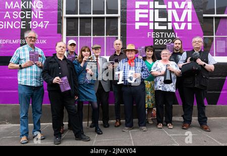 Edimburgo, Scozia, Regno Unito, 14th agosto 2022. Edinburgh International Film Festival: Membri del cast senior della prima scozzese del film Un mazzo di amatori al cinema Filmhouse oggi. Credit: Sally Anderson/Alamy Live News Foto Stock