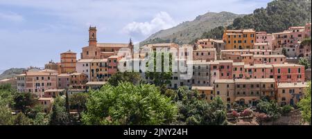 Vista sul bellissimo centro storico di Capoliveri si trova sul Monte Calamita, nell'isola d'Elba. Provincia di Livorno Foto Stock