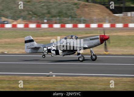 P51D volo Mustang Rolls-Royce Heritage al Royal International Air Tattoo Foto Stock