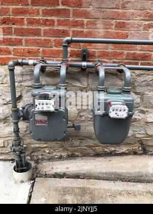 Contatori di gas domestici nel villaggio tedesco, Columbus, Ohio, USA, agosto 2022 Foto Stock