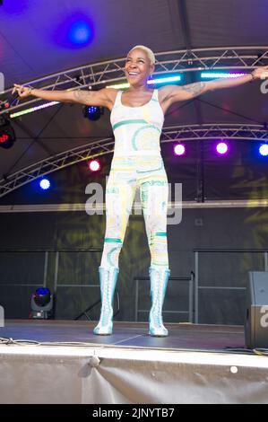 Chester, Regno Unito. 13th ago, 2022. Sonique, Artists Perform for Chester Pride 10th Anniversary (Terry Scott/SPP) Credit: SPP Sport Press Photo. /Alamy Live News Foto Stock