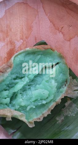 torta da solo di serabi al gusto di un panpan verde Foto Stock