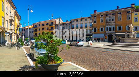 Piazza della Vittoria con Fontana del Nettuno, Gorizia, Italia Foto Stock