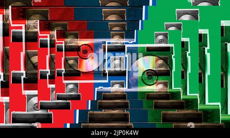 Collage di modello di sporco retro lettore DVD con disco. mozaic. montaggio. Foto Stock