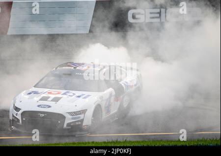 Richmond, Virginia, Stati Uniti. 14th ago, 2022. 10 agosto 2022: Richmond, Virginia, USA: No. 4 KEVIN HARRICK di Stewart-Hass Racing vince la NASCAR Cup Series Federated Auto Parts 400 al circuito di Richmond. (Credit Image: © Taidgh Barron/ZUMA Press Wire) Foto Stock