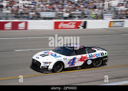 Richmond, Virginia, Stati Uniti. 14th ago, 2022. 10 agosto 2022: Richmond, Virginia, USA: No. 4 KEVIN HARRICK di Stewart-Hass Racing vince la NASCAR Cup Series Federated Auto Parts 400 al circuito di Richmond. (Credit Image: © Taidgh Barron/ZUMA Press Wire) Foto Stock